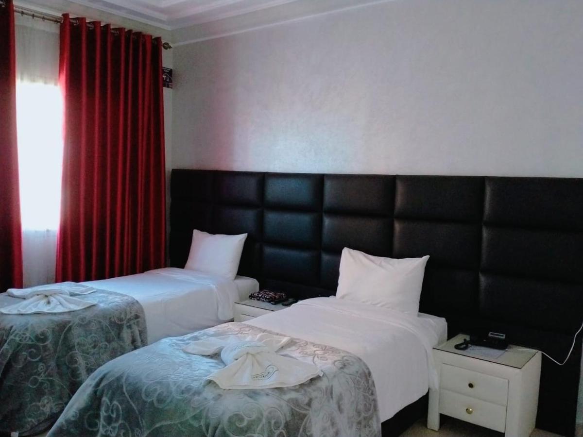 בני מלאל Hotel Hadaik Ain Asserdoune מראה חיצוני תמונה