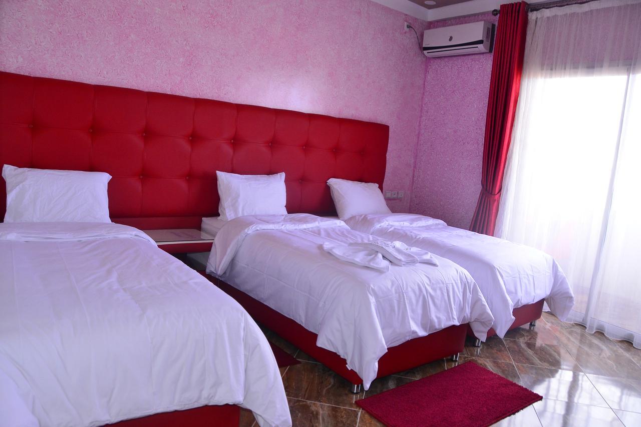 בני מלאל Hotel Hadaik Ain Asserdoune מראה חיצוני תמונה
