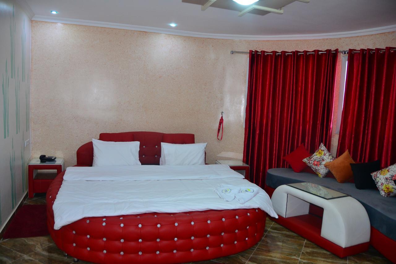 בני מלאל Hotel Hadaik Ain Asserdoune מראה חיצוני תמונה