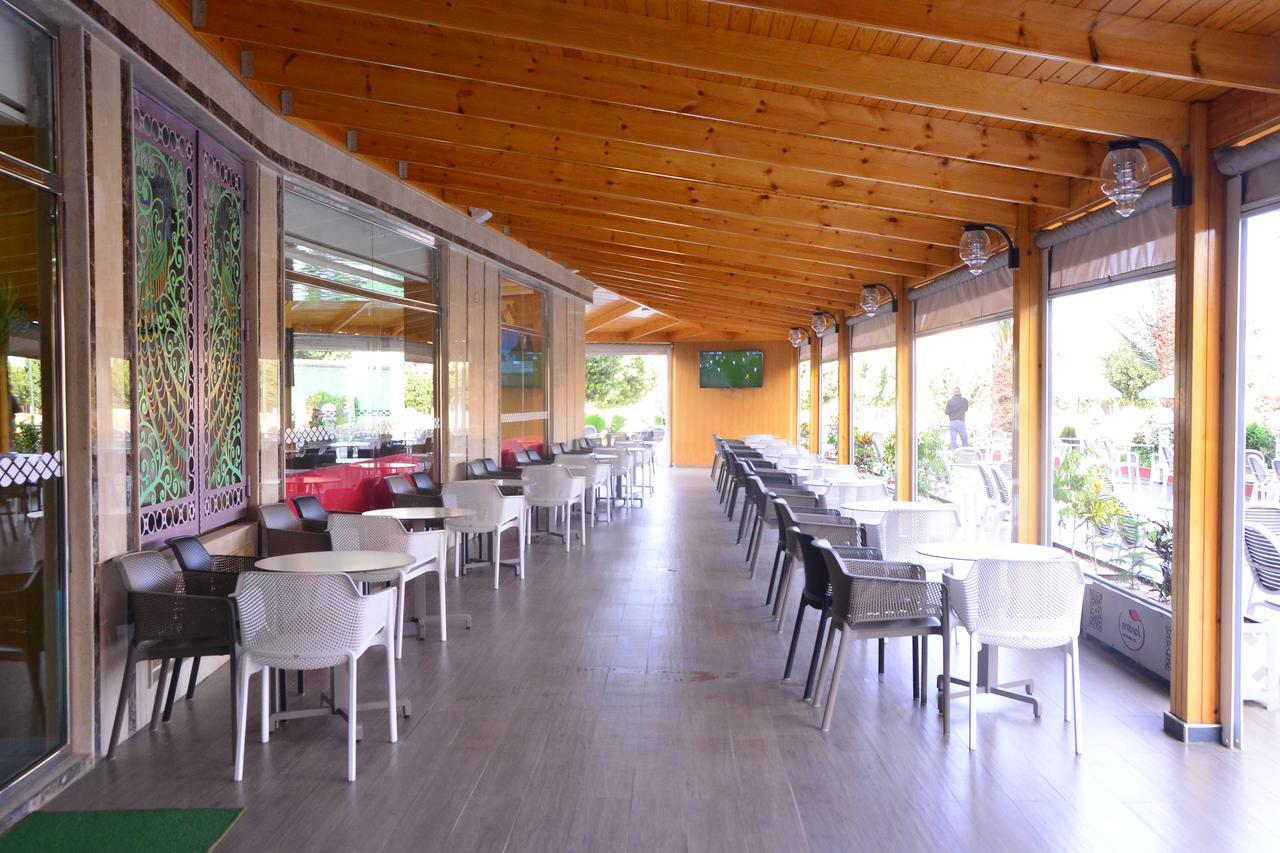 בני מלאל Hotel Hadaik Ain Asserdoune מראה חיצוני תמונה