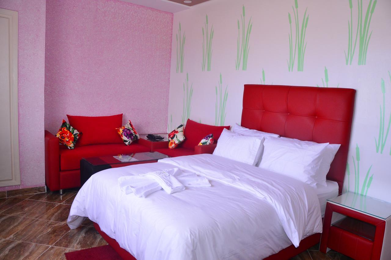 בני מלאל Hotel Hadaik Ain Asserdoune מראה חיצוני תמונה
