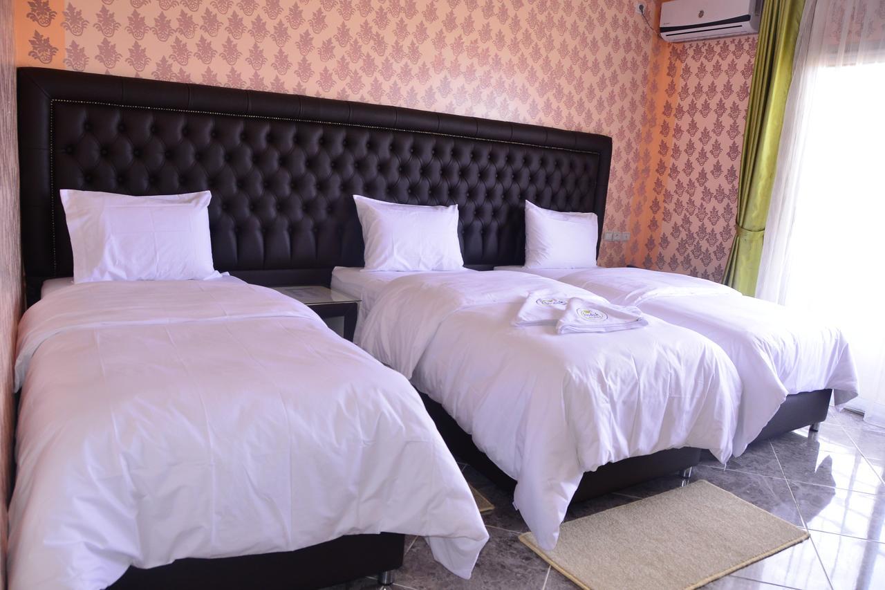 בני מלאל Hotel Hadaik Ain Asserdoune מראה חיצוני תמונה
