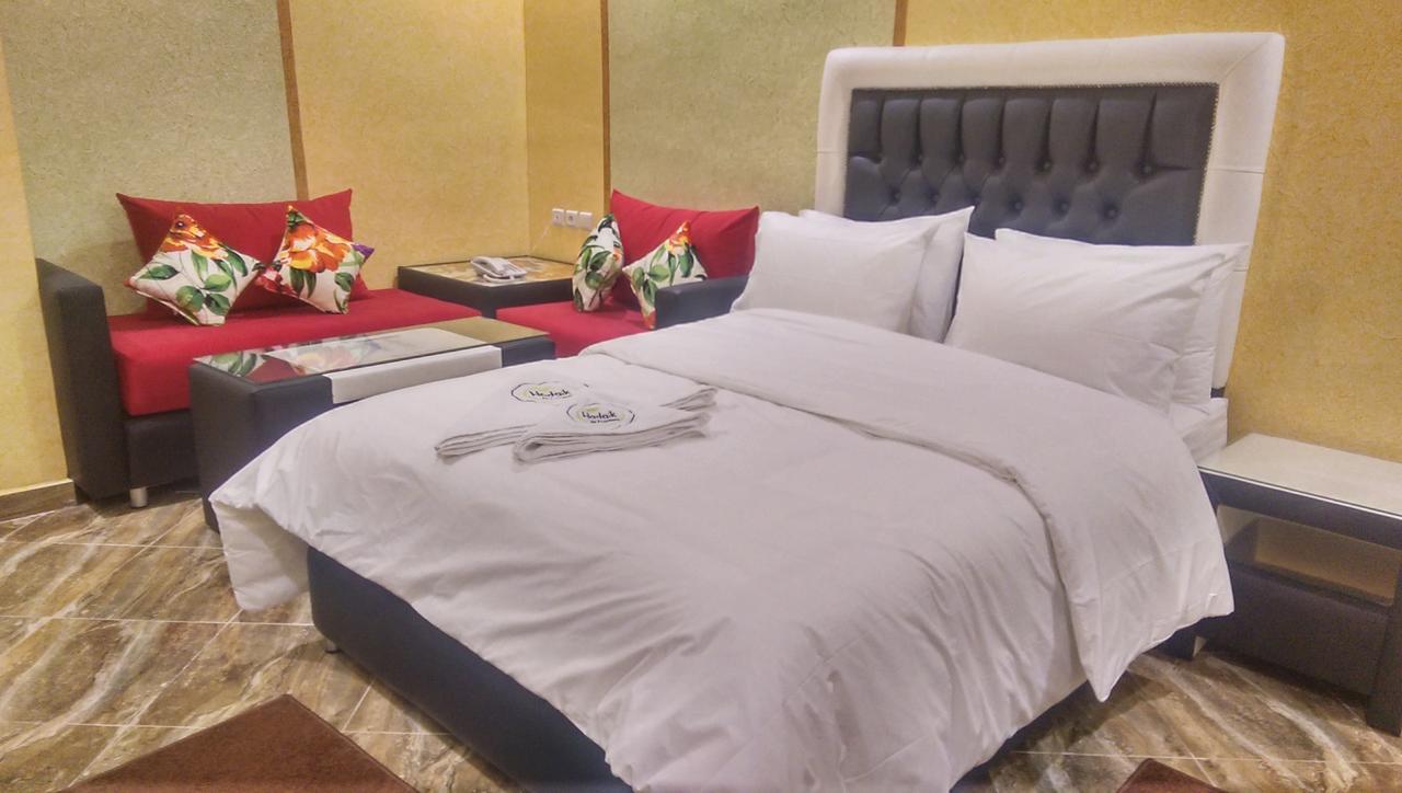 בני מלאל Hotel Hadaik Ain Asserdoune מראה חיצוני תמונה