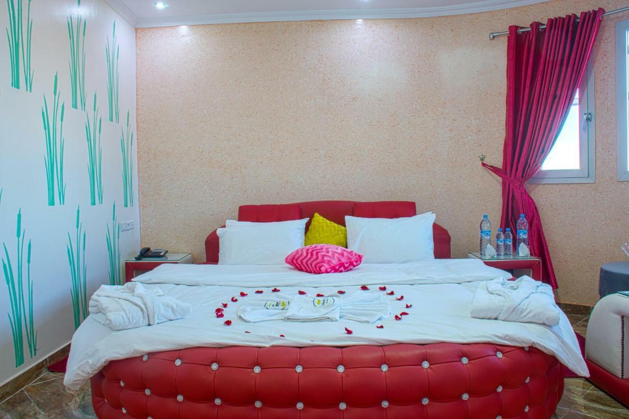 בני מלאל Hotel Hadaik Ain Asserdoune מראה חיצוני תמונה