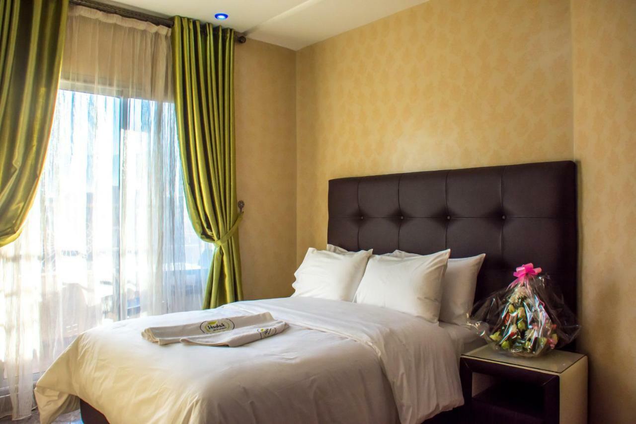 בני מלאל Hotel Hadaik Ain Asserdoune מראה חיצוני תמונה